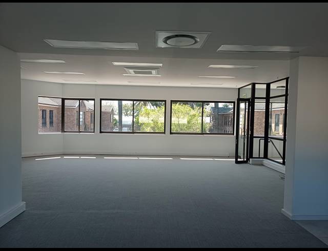 111M² OFFICE TO LET IN CLAREMONT